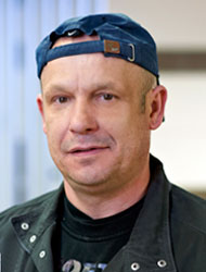 Marek Moroz, Bauhelfer Marek Moroz